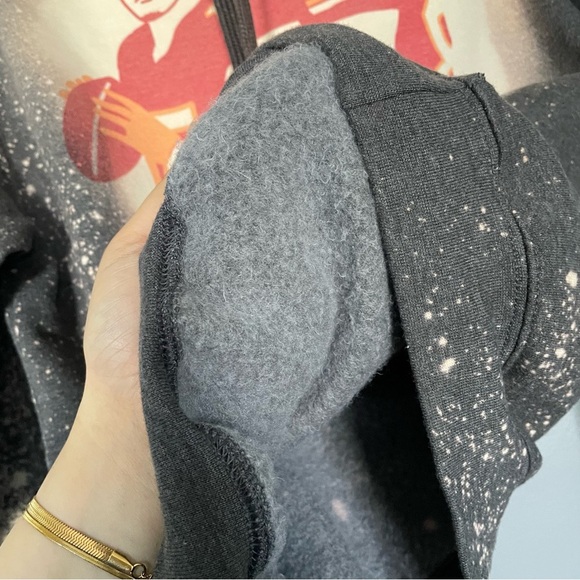 KC Chiefs Mahomes Kelce Grey Hoodie Bleach Speckled Size S - Picture 9 of 9